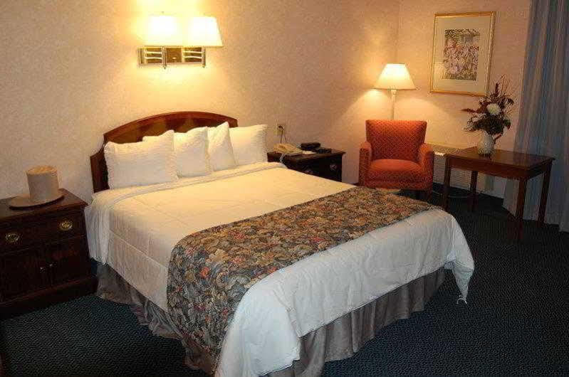 Best Western Plus Chelmsford Inn Екстериор снимка